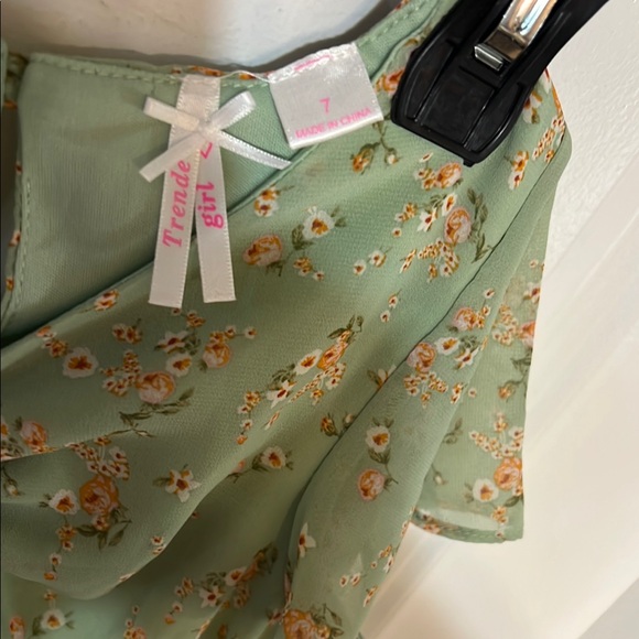 Trende Girl Floral Green Dress with Ruffle Sleeves Size 7 - Picture 3 of 11